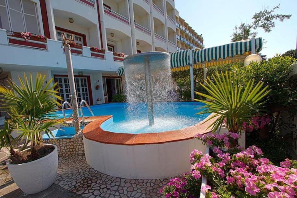 Golf & Beach Hotel 米兰马瑞提那 外观 照片